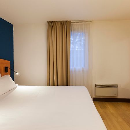 Comfort Hotel Évreux Екстериор снимка