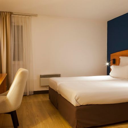 Comfort Hotel Évreux Екстериор снимка