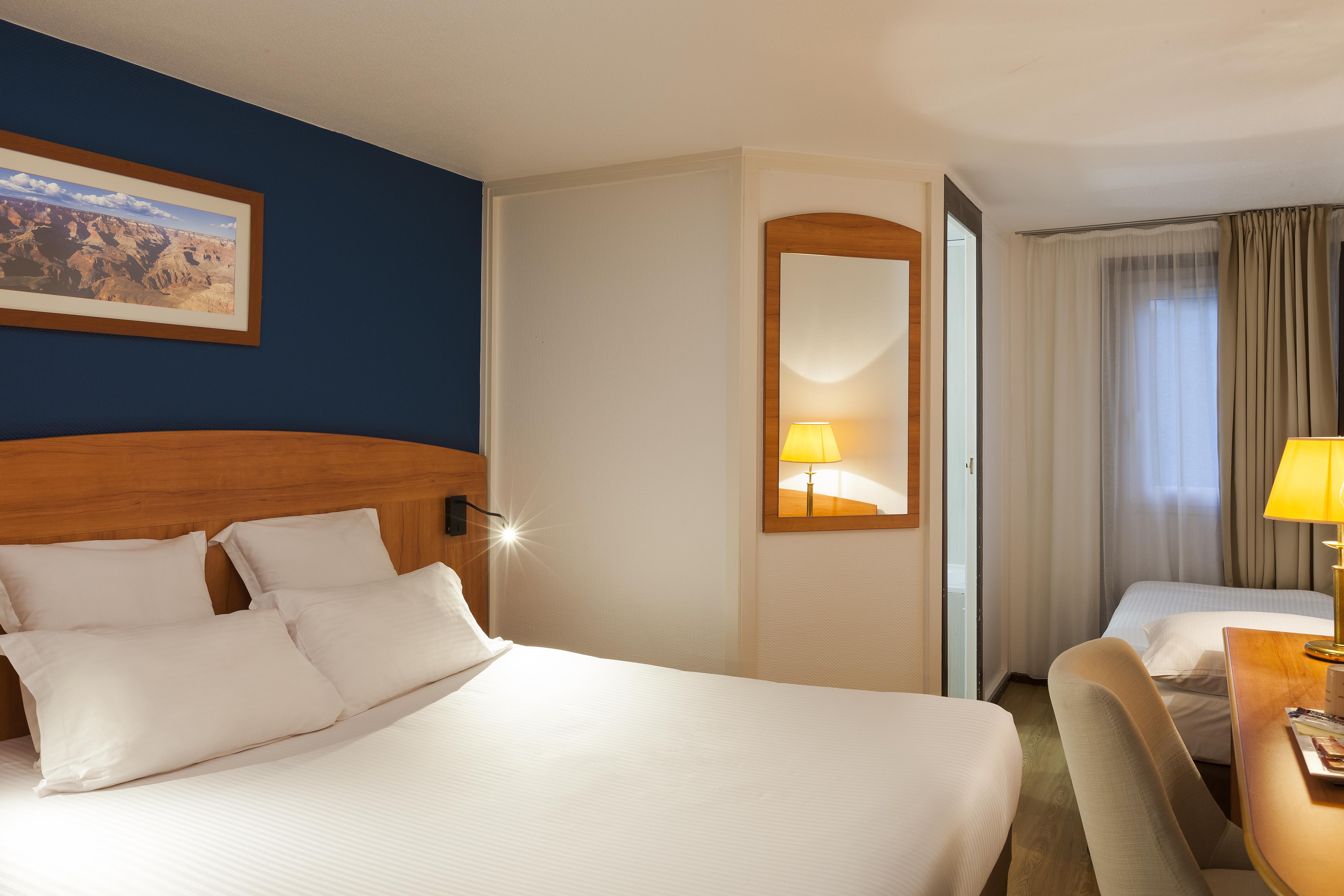 Comfort Hotel Évreux Екстериор снимка