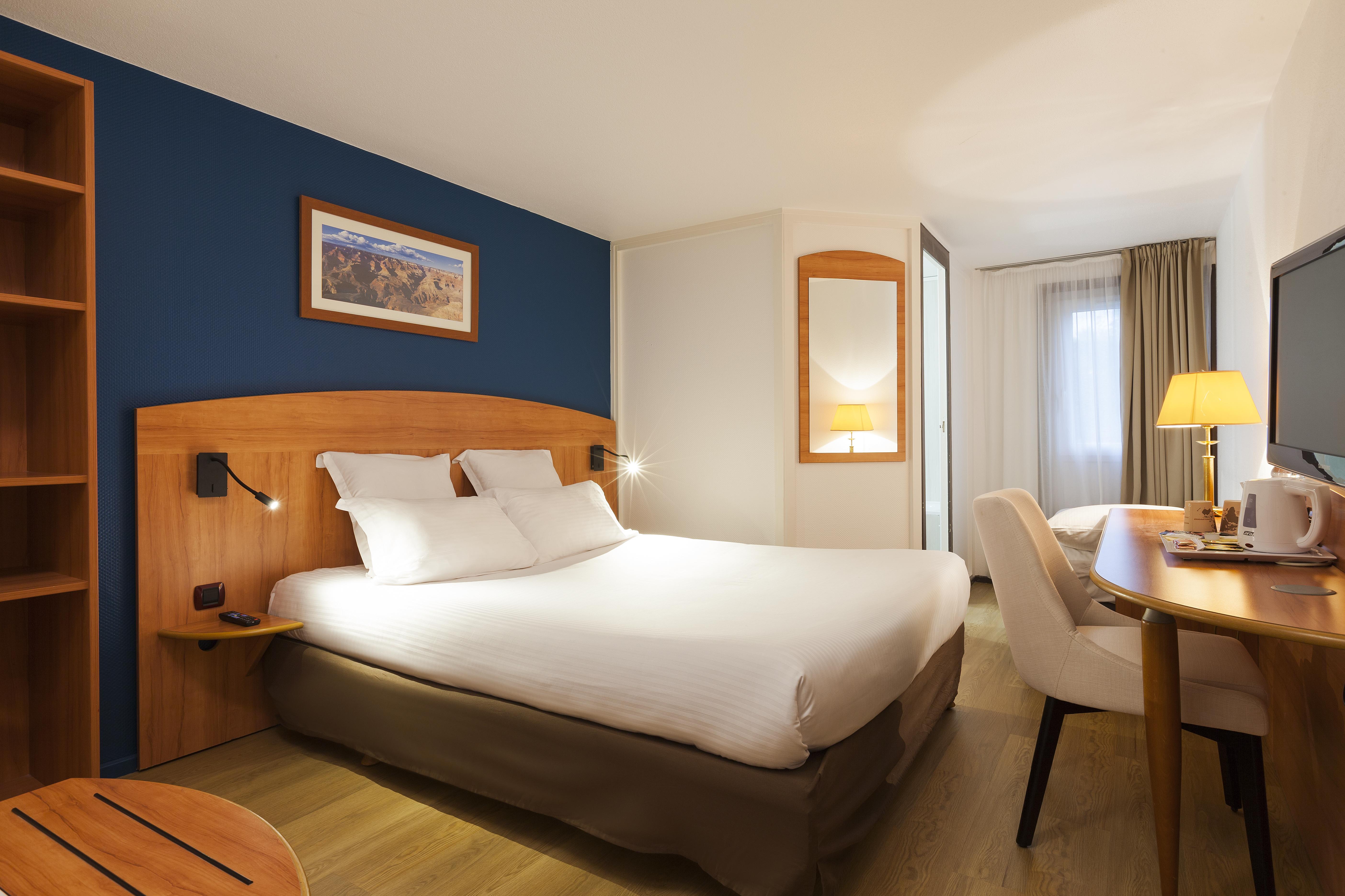 Comfort Hotel Évreux Екстериор снимка