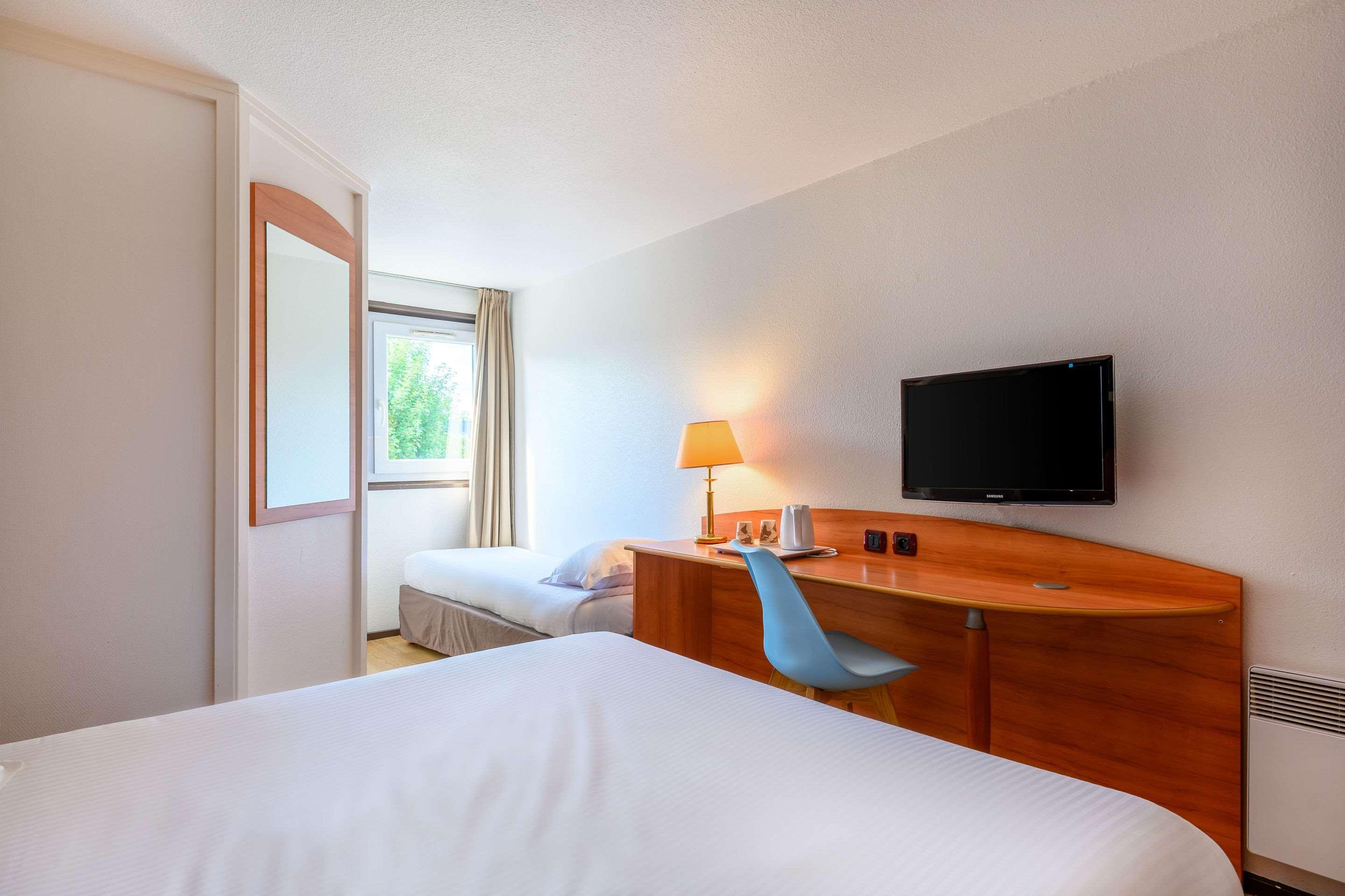 Comfort Hotel Évreux Екстериор снимка