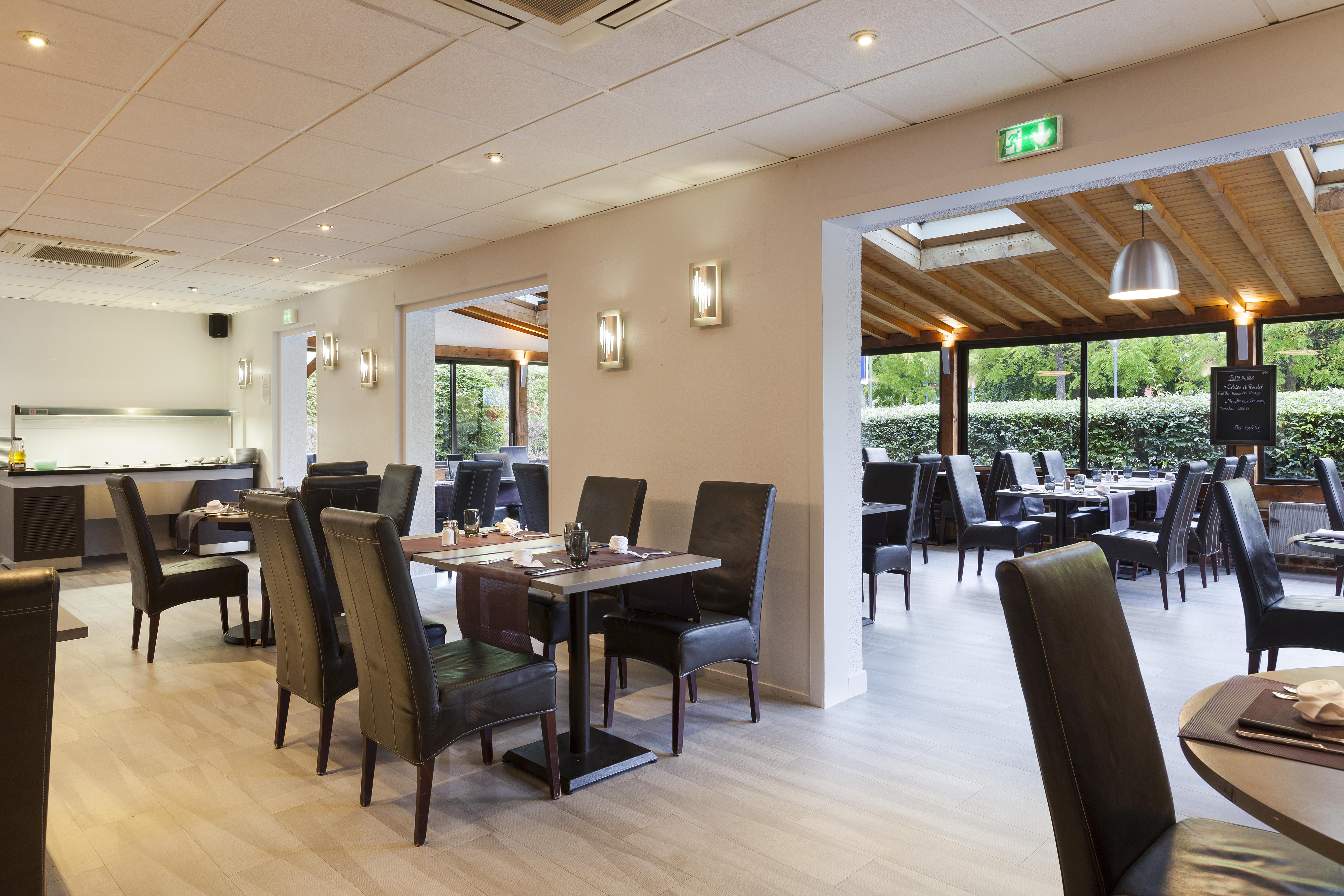 Comfort Hotel Évreux Екстериор снимка