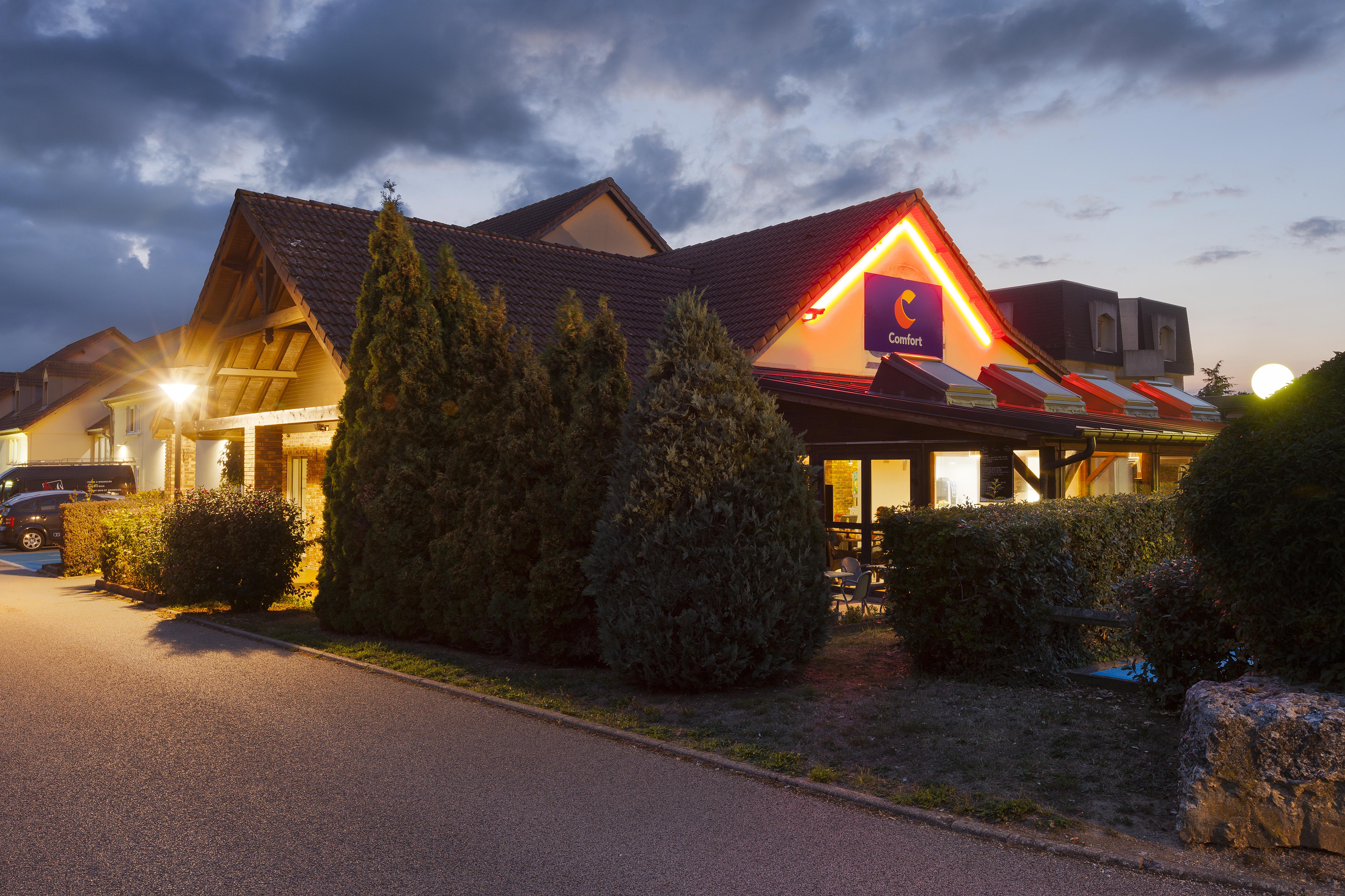Comfort Hotel Évreux Екстериор снимка