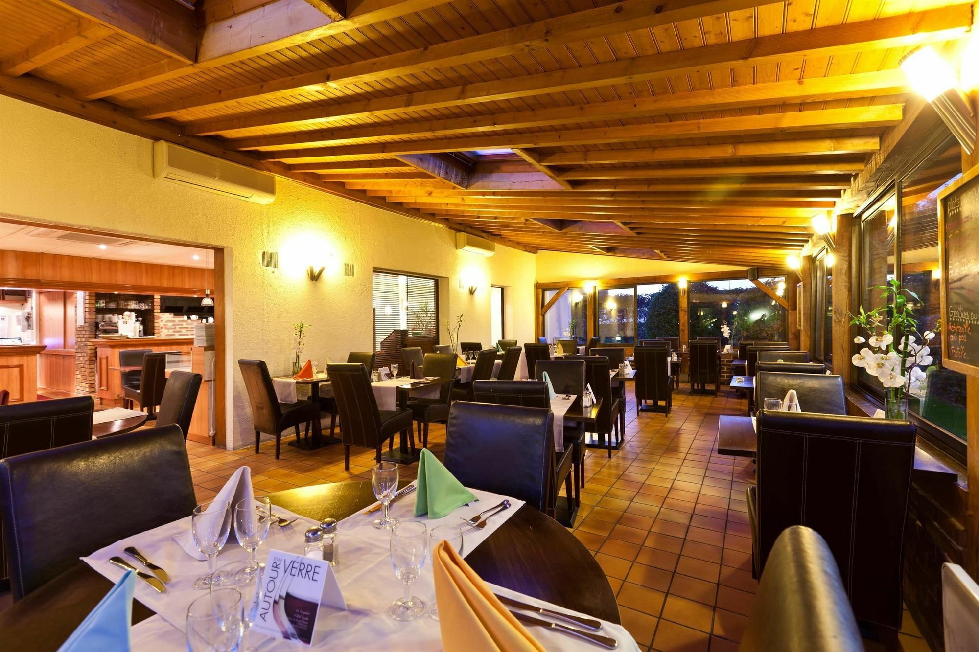 Comfort Hotel Évreux Екстериор снимка