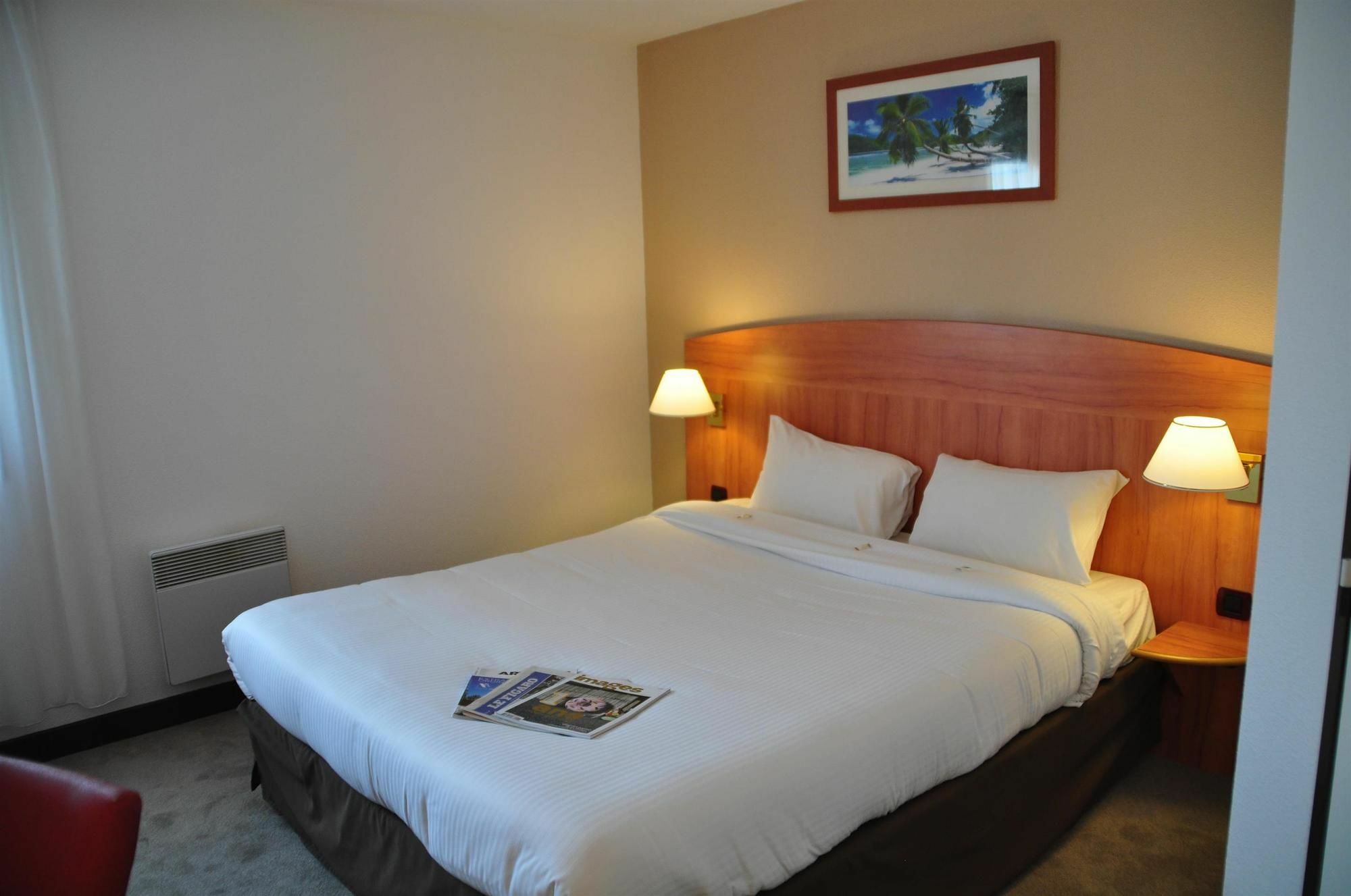 Comfort Hotel Évreux Екстериор снимка