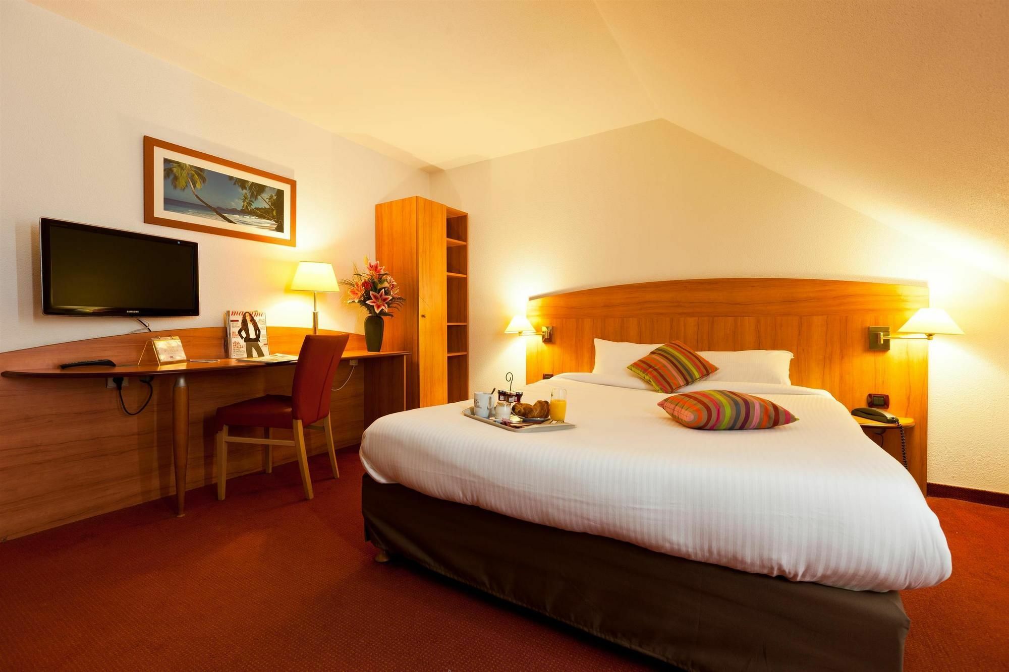 Comfort Hotel Évreux Екстериор снимка